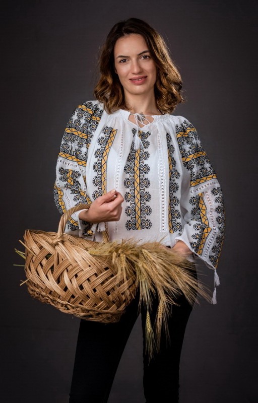 handmade Romanian blouses