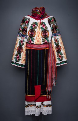 costume populare moldova bucovina