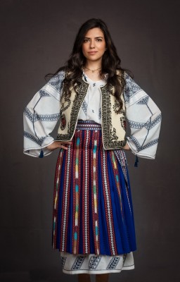 オルテナのルーマニア民族衣装