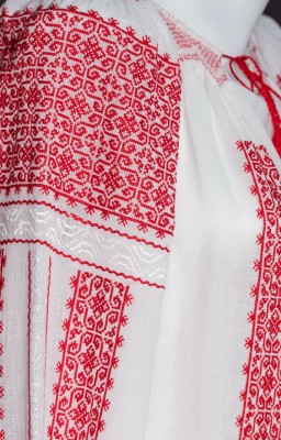 heirloom romanian blouse ia