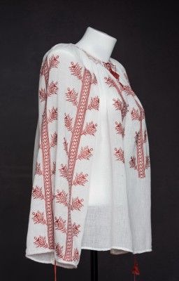 rich embroidered romanian blouses