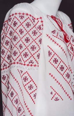 traditional romanian embroidered blouse