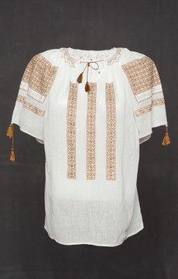 Traditional short sleeved...