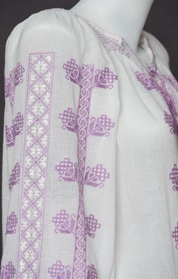 romanian embroidered blouse ia