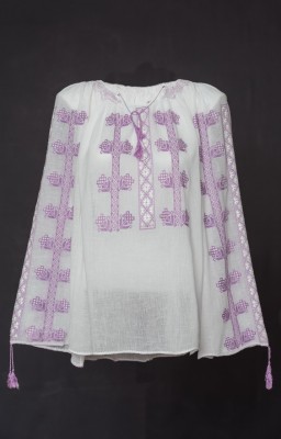 embroidered Romanian tunic