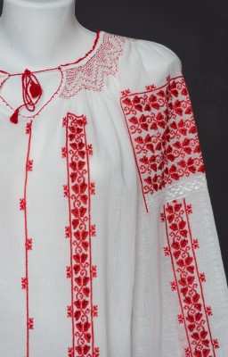 hand embroidered romanian blouse