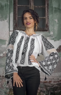 ルーマニアの刺繍入りブラウス-ハーモニー